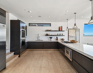 25250 Malibu Road - Photo Thumbnail 20