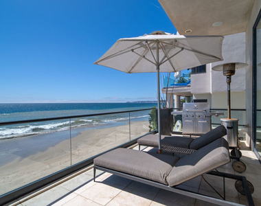 25250 Malibu Road - Photo Thumbnail 12