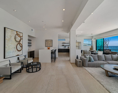 25250 Malibu Road - Photo Thumbnail 16