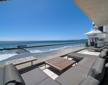 25250 Malibu Road - Photo Thumbnail 10