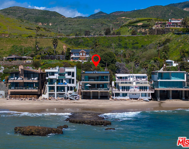25250 Malibu Road - Photo Thumbnail 4