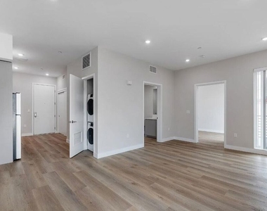 825 S Coronado Street - Photo Thumbnail 1