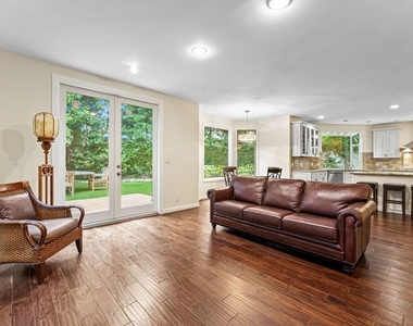 16015 Northfield Street - Photo Thumbnail 10