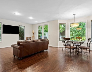 16015 Northfield Street - Photo Thumbnail 9