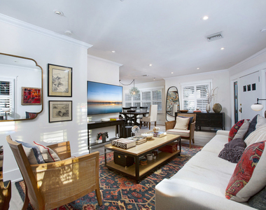 1338 N Genesee Avenue - Photo Thumbnail 10