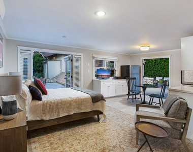 1338 N Genesee Avenue - Photo Thumbnail 28