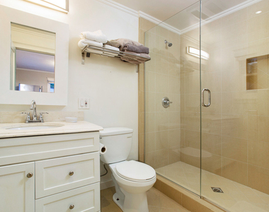 1338 N Genesee Avenue - Photo Thumbnail 32