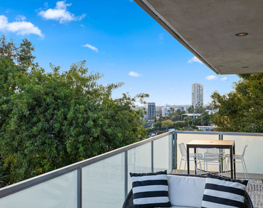 8737 St Ives Drive - Photo Thumbnail 14