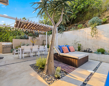 8737 St Ives Drive - Photo Thumbnail 5
