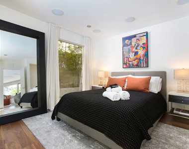 8737 St Ives Drive - Photo Thumbnail 21