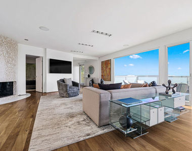 8737 St Ives Drive - Photo Thumbnail 7