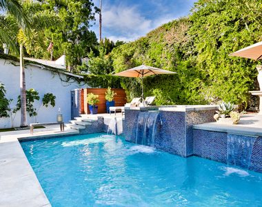 1742 Courtney Avenue - Photo Thumbnail 5