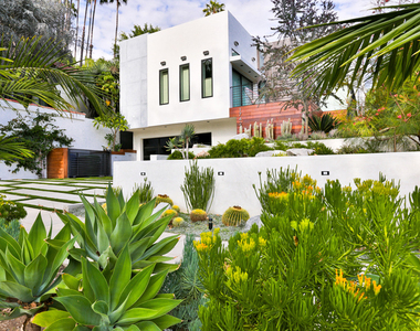 1742 Courtney Avenue - Photo Thumbnail 1