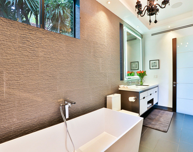 1742 Courtney Avenue - Photo Thumbnail 9