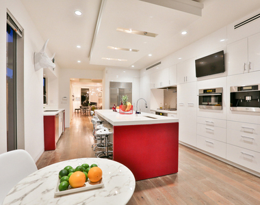 1742 Courtney Avenue - Photo Thumbnail 20