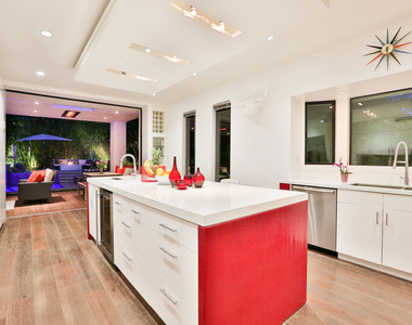 1742 Courtney Avenue - Photo Thumbnail 19