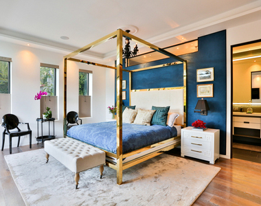 1742 Courtney Avenue - Photo Thumbnail 8