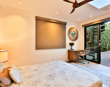 1742 Courtney Avenue - Photo Thumbnail 13