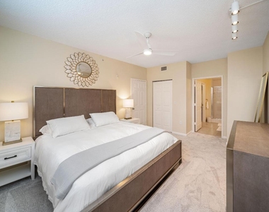 720 S Sapodilla Avenue - Photo Thumbnail 2