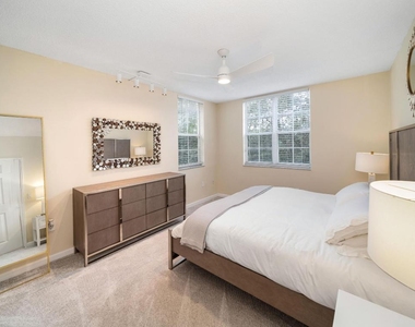 720 S Sapodilla Avenue - Photo Thumbnail 1