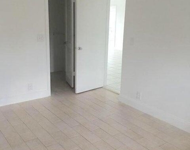 4080 Tivoli Court - Photo Thumbnail 3