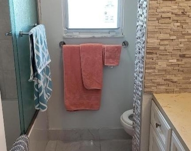3755 Via Poinciana - Photo Thumbnail 15