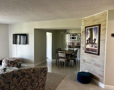 3755 Via Poinciana - Photo Thumbnail 5