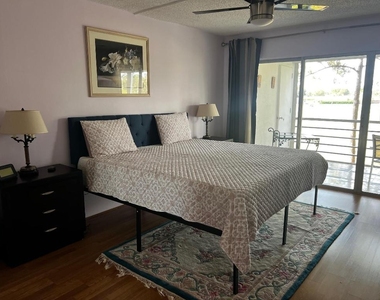 3755 Via Poinciana - Photo Thumbnail 9