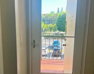 3755 Via Poinciana - Photo Thumbnail 36