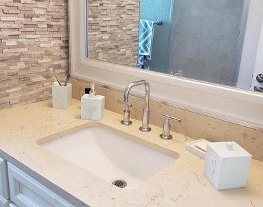 3755 Via Poinciana - Photo Thumbnail 13