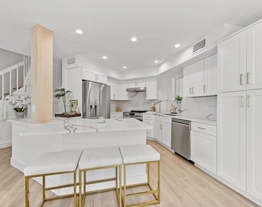 288 Seabreeze Circle - Photo Thumbnail 11