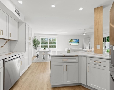 288 Seabreeze Circle - Photo Thumbnail 16