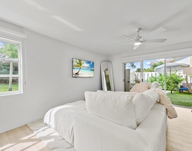 288 Seabreeze Circle - Photo Thumbnail 7