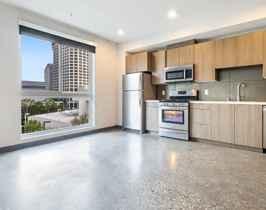 222 S Main St - Photo Thumbnail 5