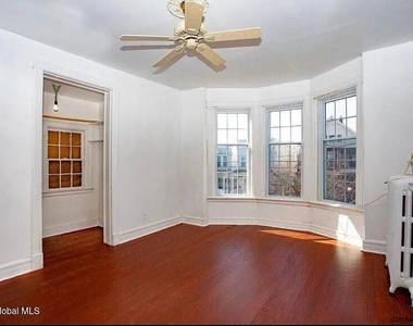 459 Hamilton Street - Photo Thumbnail 4
