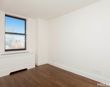 330 E 39th Street - Photo Thumbnail 2
