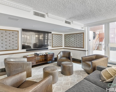 330 E 39th Street - Photo Thumbnail 10
