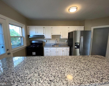 41 N Kossuth Street - Photo Thumbnail 6