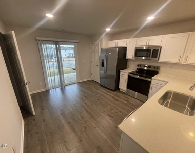 1009 Peony Lane - Photo Thumbnail 3