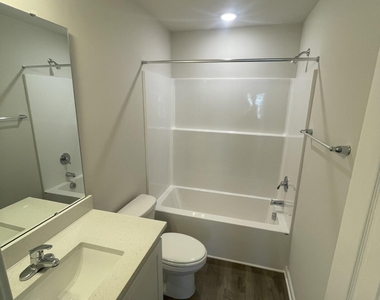1005 Peony Lane - Photo Thumbnail 13