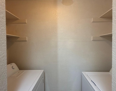 728 W San Antonio St - Photo Thumbnail 4