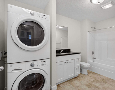 220 E 37th Street - Photo Thumbnail 15