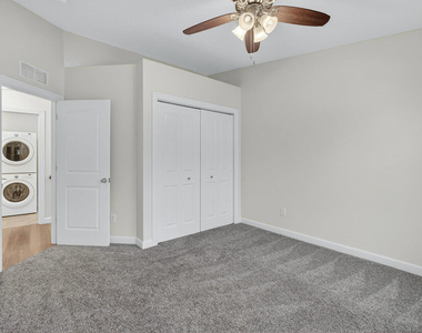 220 E 37th Street - Photo Thumbnail 18
