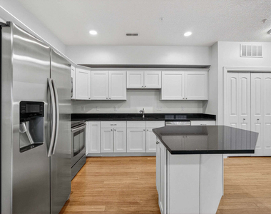 220 E 37th Street - Photo Thumbnail 6