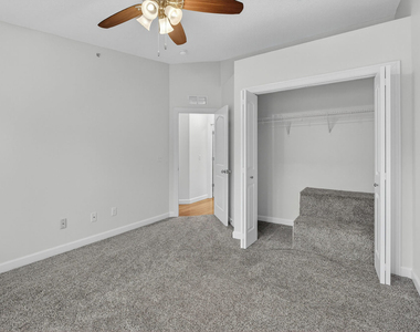 220 E 37th Street - Photo Thumbnail 19