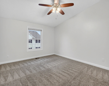 220 E 37th Street - Photo Thumbnail 20