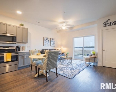 801 Bend Blvd Boulevard - Photo Thumbnail 3