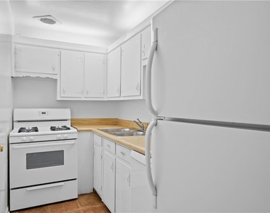 11 Peachtree Hills Avenue Ne - Photo Thumbnail 5