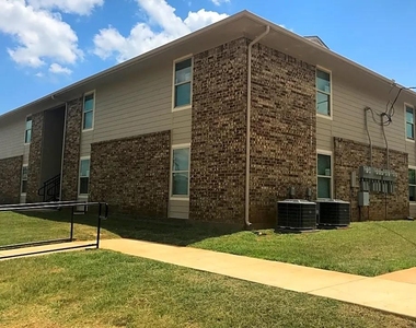 502 W Main - Photo Thumbnail 1