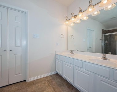 1007 Casting Springs Way - Photo Thumbnail 34